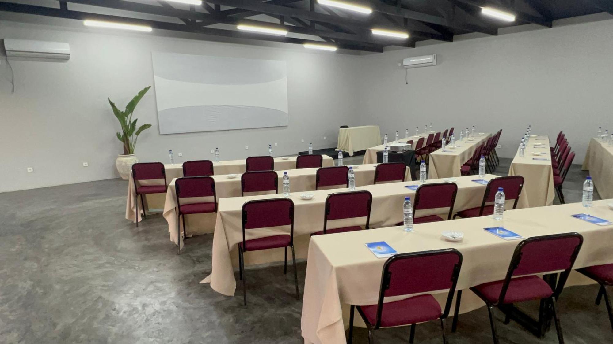 بونتا دو أورو Nkanhi Centro De Conferencias E Hotel المظهر الخارجي الصورة