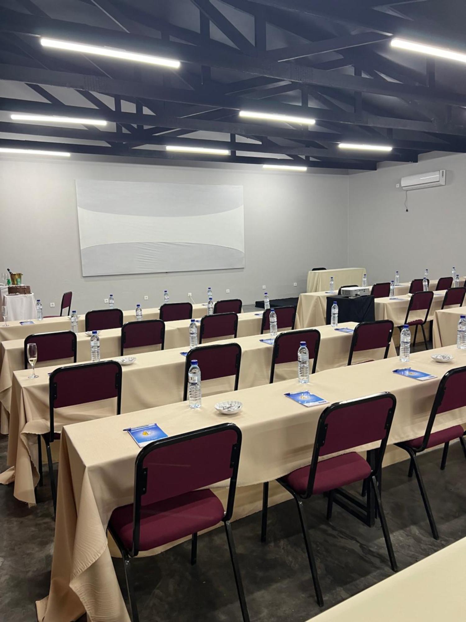 بونتا دو أورو Nkanhi Centro De Conferencias E Hotel المظهر الخارجي الصورة