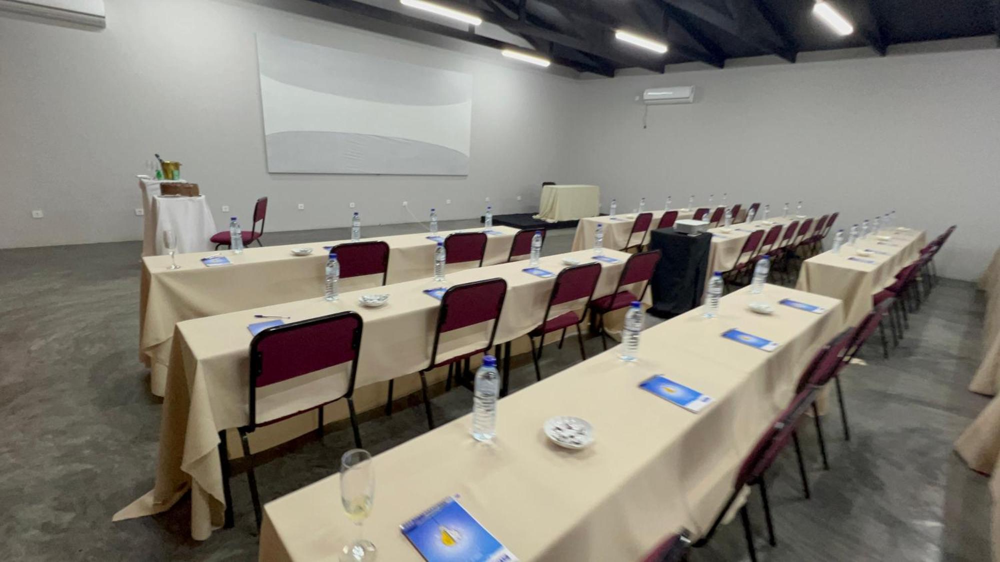 بونتا دو أورو Nkanhi Centro De Conferencias E Hotel المظهر الخارجي الصورة
